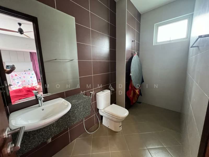 Rumah Banglo untuk Dijual di Seksyen 7 (Shah Alam) - Mohammad Din Majid - Bathroom - PropertyGuru.com.my