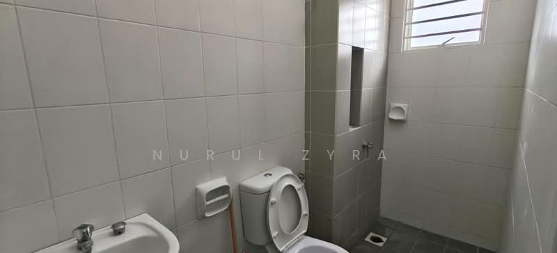 2-storey Terraced House for Sale in Setia Ecohill (Semenyih) - Nurul Zyra - Bathroom - PropertyGuru.com.my