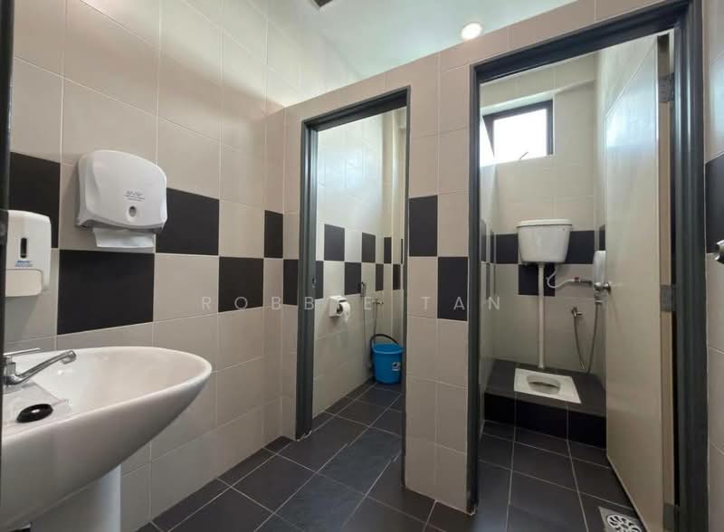Factory for Sale in Iskandar Puteri (Nusajaya) (Johor) - Robbie Tan - Bathroom - PropertyGuru.com.my