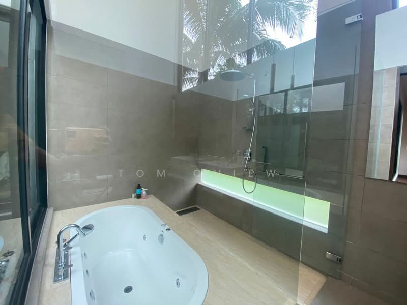 Bungalow for Sale in Leisure Farm (Gelang Patah) - Tom Chiew - Bathroom - PropertyGuru.com.my