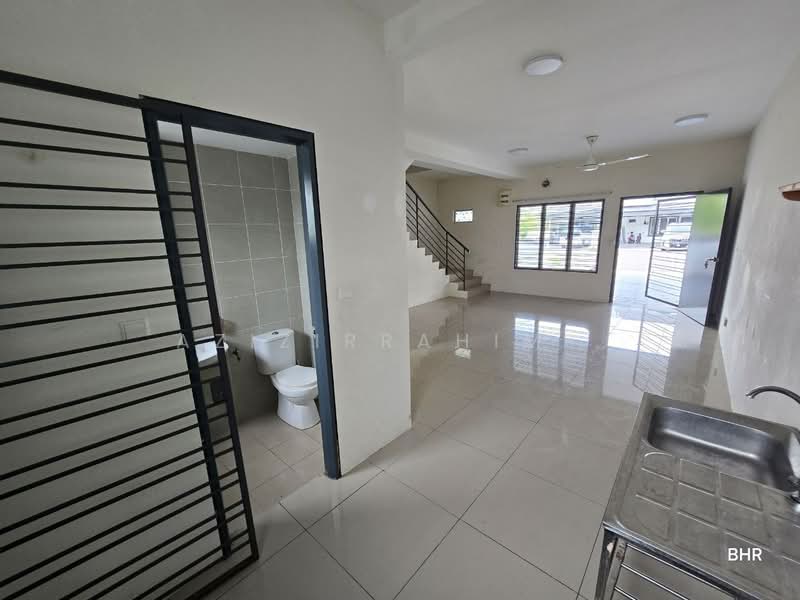 Rumah Teres 2 Tingkat untuk Dijual di Dengkil (Selangor) - Azizirrahim . - Bathroom - PropertyGuru.com.my