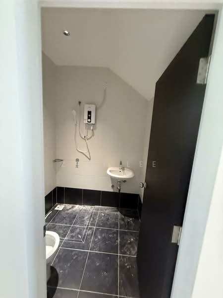 2-storey Terraced House for Rent in Iskandar Puteri (Nusajaya) (Johor) - Zoey Lee - Bathroom - PropertyGuru.com.my