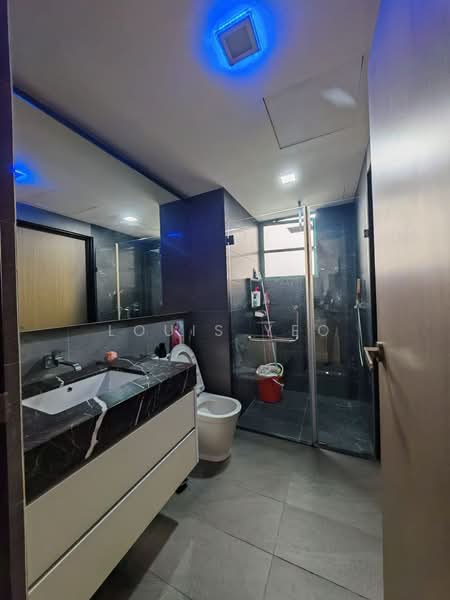 Kondominium untuk Dijual di The Straits View Condominium - Louis Yeo - Bathroom - PropertyGuru.com.my