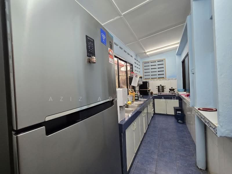 Semi-Detached House for Rent in Petaling Jaya (Selangor) - Aziz Abdullah - Kitchen - PropertyGuru.com.my
