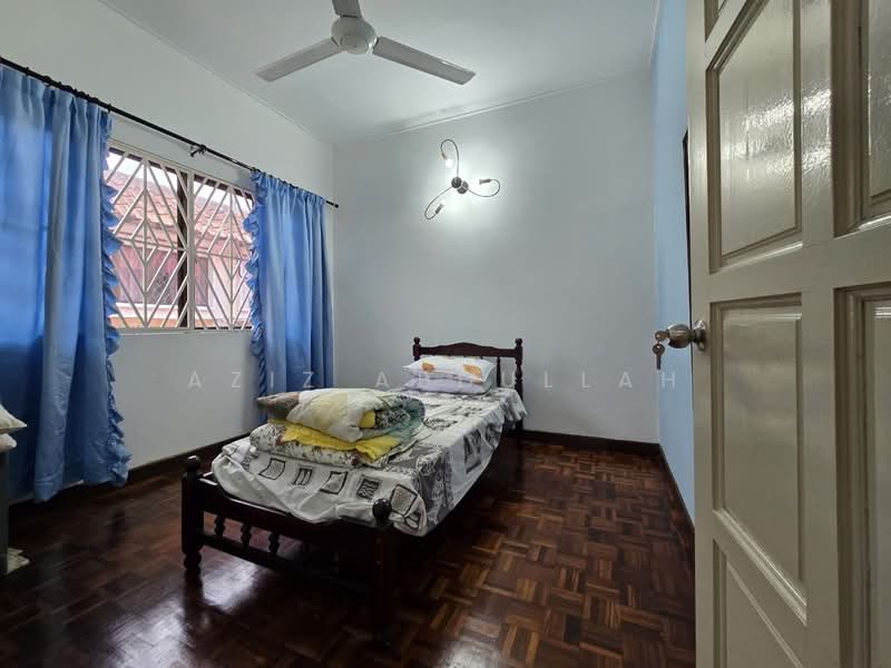 Semi-Detached House for Rent in Petaling Jaya (Selangor) - Aziz Abdullah - Bedroom - PropertyGuru.com.my