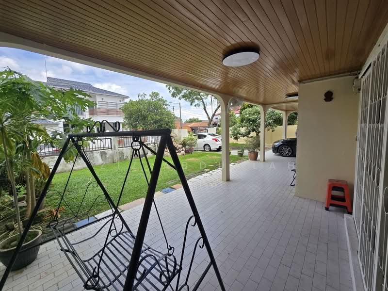 Semi-Detached House for Rent in Petaling Jaya (Selangor) - Aziz Abdullah - Exterior - PropertyGuru.com.my