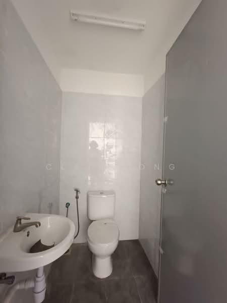 Factory for Rent in Masai (Johor) - Claira Ong - Bathroom - PropertyGuru.com.my