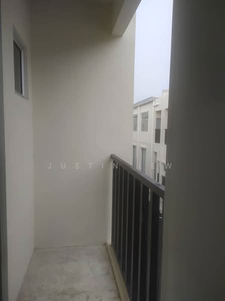 Shop for Rent in Seremban (Negeri Sembilan) - Justin Lew - Balcony - PropertyGuru.com.my