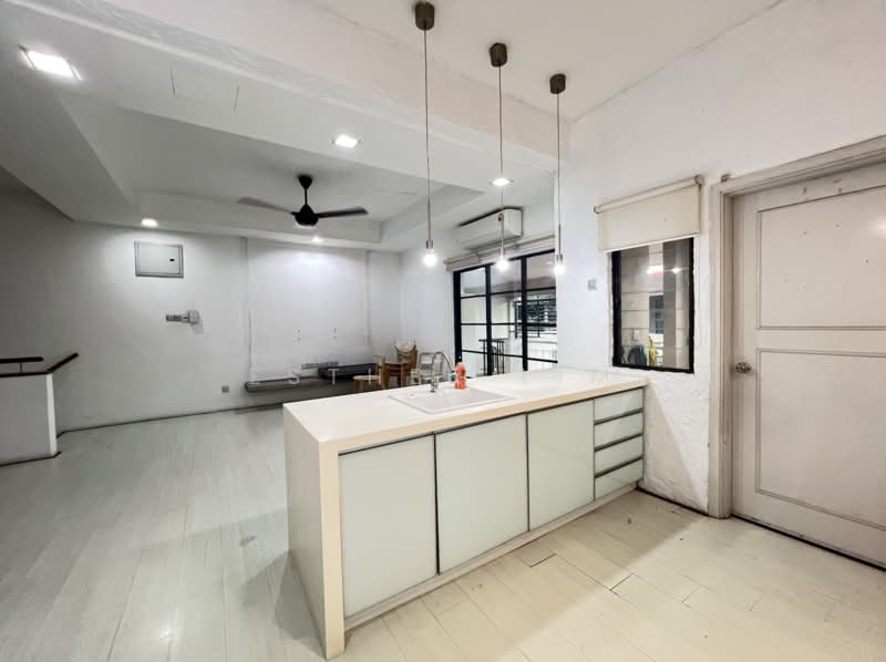 Townhouse for Sale in Sunway Damansara (Kota Damansara) - Esther Lim - Kitchen - PropertyGuru.com.my