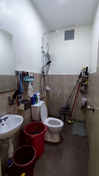 2.5-storey Terraced House for Sale in Senai (Johor) - Marcus Thye - Bathroom - PropertyGuru.com.my