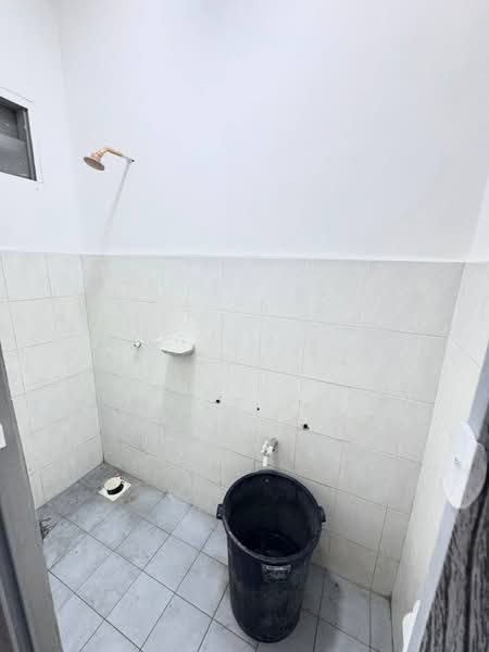 2-storey Terraced House for Sale in Taman Bukit Flora (Batu Pahat) - Marcus Tey - Bathroom - PropertyGuru.com.my