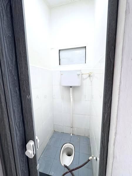 2-storey Terraced House for Sale in Taman Bukit Flora (Batu Pahat) - Marcus Tey - Bathroom - PropertyGuru.com.my