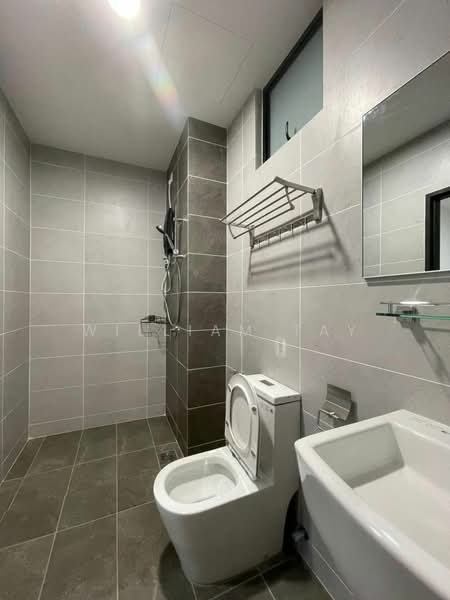 Servis Apartment untuk Dijual di Twin Tower Residence - William Tay - Bathroom - PropertyGuru.com.my