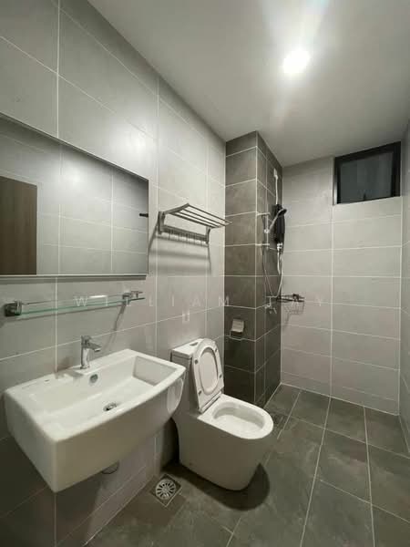 Servis Apartment untuk Dijual di Twin Tower Residence - William Tay - Bathroom - PropertyGuru.com.my