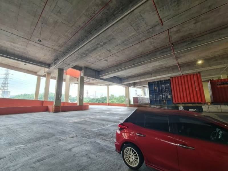 Gudang untuk Disewa di Hicom - Glenmarie Industrial Park (Shah Alam) - Vincent Lee - Car Park - PropertyGuru.com.my