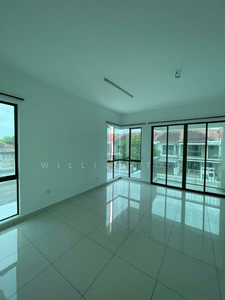 2-storey Terraced House for Sale in Bandar Dato Onn (Tebrau) - William Tay - Living Room - PropertyGuru.com.my