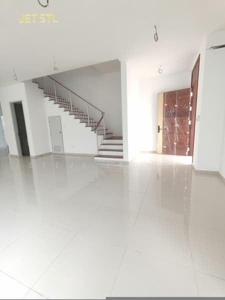 Semi-Detached House for Sale in Shah Alam (Selangor) - Steve Leong . - Entrance - PropertyGuru.com.my