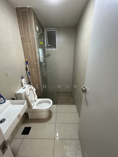 Service Residence for Sale at RYAN & MIHO - Tim Wong - Bathroom - PropertyGuru.com.my