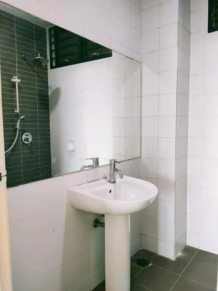Service Residence for Sale at Palazio - Robin Teo - Bathroom - PropertyGuru.com.my