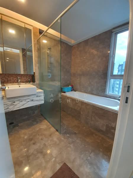 Kondominium untuk Disewa di Tiffani Kiara - Jarrod Joshua - Bathroom - PropertyGuru.com.my