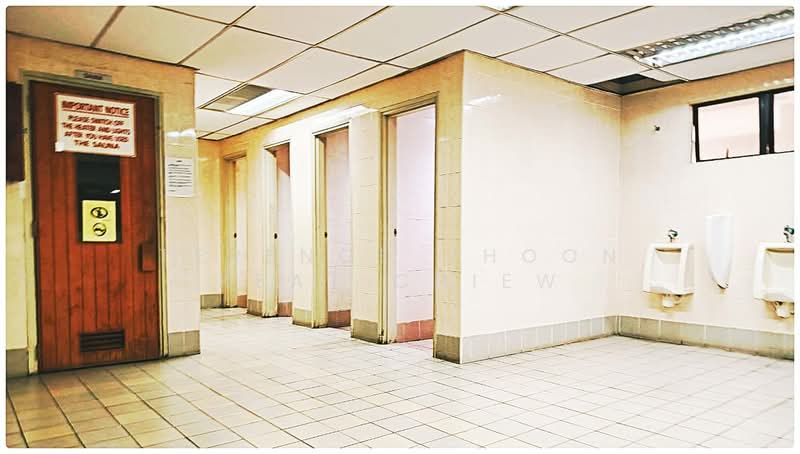 Separate shower rooms for m/f & sauna 