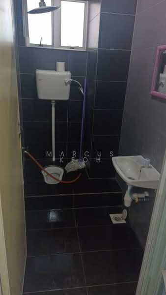 Kedai / Pejabat untuk Dijual di Taman Maluri (Cheras) - Marcus Keoh - Bathroom - PropertyGuru.com.my