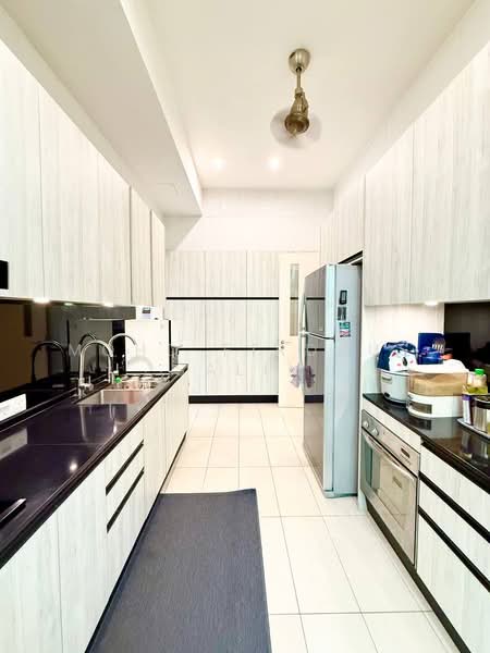 3-storey Terraced House for Sale in Cyberjaya (Selangor) - Mohd Firdaus Salim - Kitchen - PropertyGuru.com.my