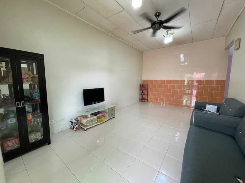 1-storey Terraced House for Sale in Taman Rembia Perkasa (Rembia) - Jimmy Tan - Living Room - PropertyGuru.com.my