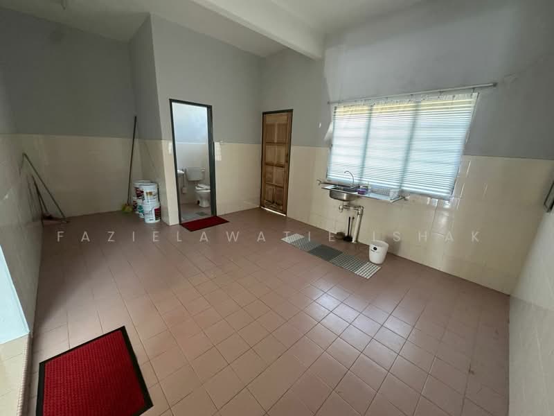 Rumah Teres 2 Tingkat untuk Dijual di Beserah (Pahang) - Fazielawatie Ishak - Bathroom - PropertyGuru.com.my