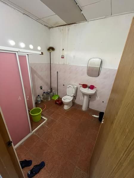 Rumah Teres 2 Tingkat untuk Dijual di Dengkil (Selangor) - Azizirrahim . - Bathroom - PropertyGuru.com.my