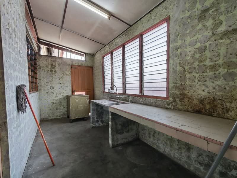 Bungalow for Sale in Buntong (Ipoh) - YY Cheah - Kitchen - PropertyGuru.com.my