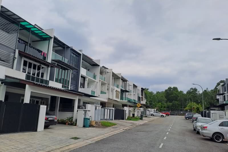 Rumah Teres 3 Tingkat untuk Dijual di Taman Damai Utama (Bandar Kinrara) - Harry Lee - Exterior - PropertyGuru.com.my