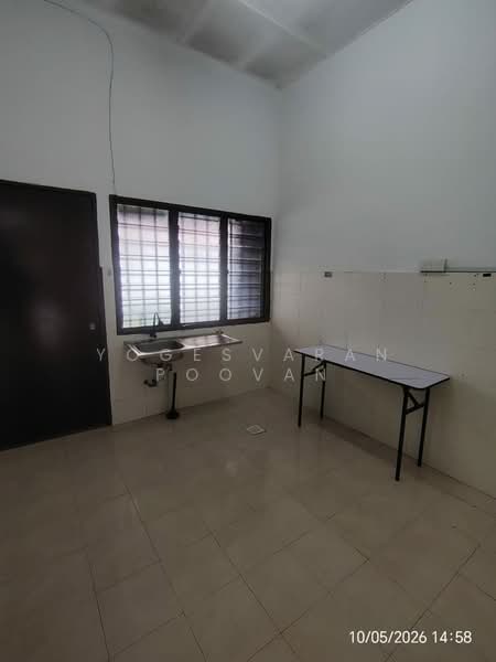 Terraced House for Rent in Klang (Selangor) - Yogesvaran Poovan - Kitchen - PropertyGuru.com.my