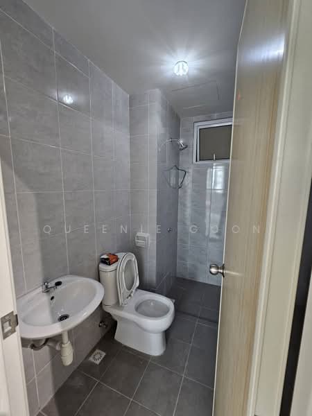Condominium for Rent at i-Santorini - Queenie Goon - Bathroom - PropertyGuru.com.my