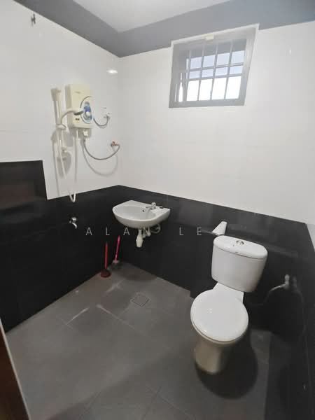2-storey Terraced House for Sale in Tebrau (Johor) - Alan Lee - Bathroom - PropertyGuru.com.my