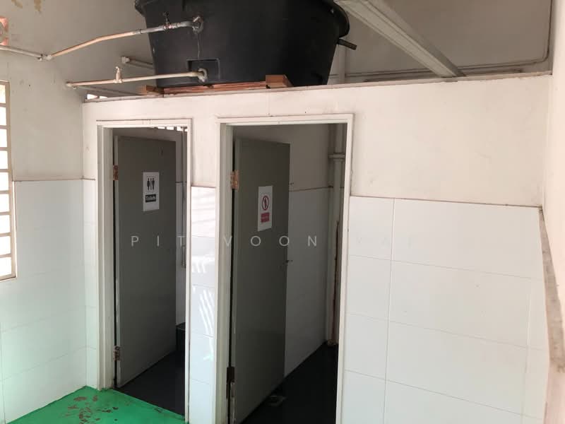 Kedai untuk Disewa di Seri Kembangan (Selangor) - Pit Voon Yap - Bathroom - PropertyGuru.com.my