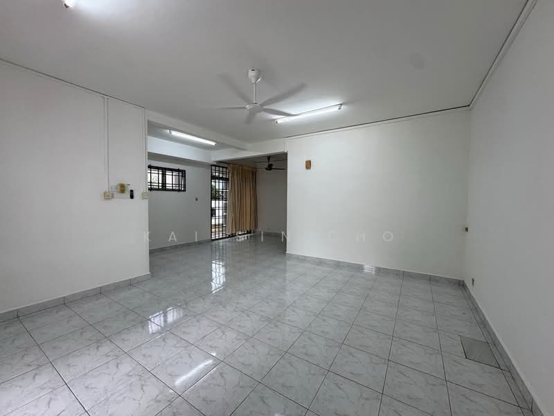Cluster House for Rent in Mutiara Rini (Skudai) - Kai Sin Cho - Living Room - PropertyGuru.com.my