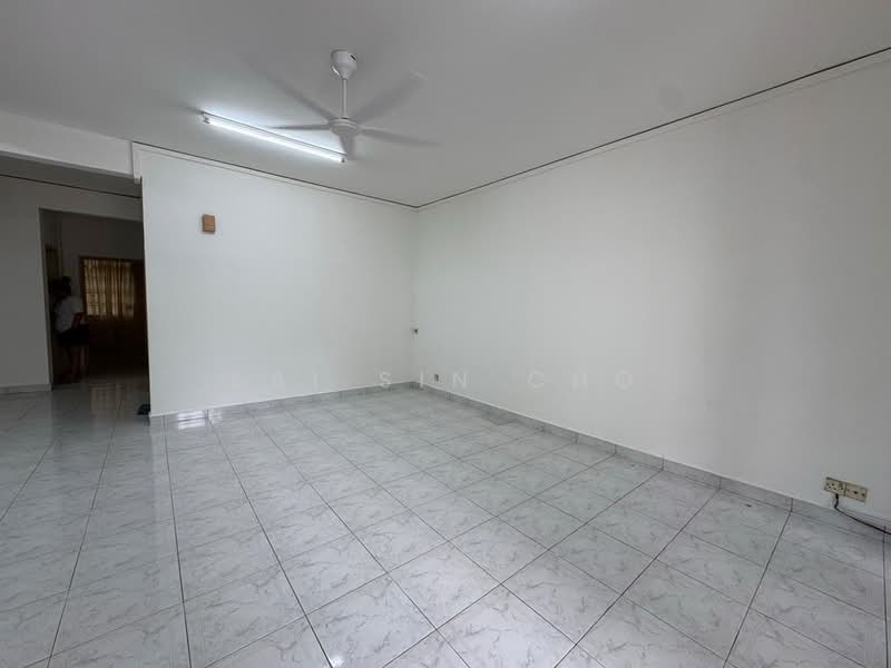 Cluster House for Rent in Mutiara Rini (Skudai) - Kai Sin Cho - Living Room - PropertyGuru.com.my