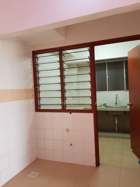 Pangsapuri untuk Dijual di Damai Apartment - Elaine Yap - Kitchen - PropertyGuru.com.my