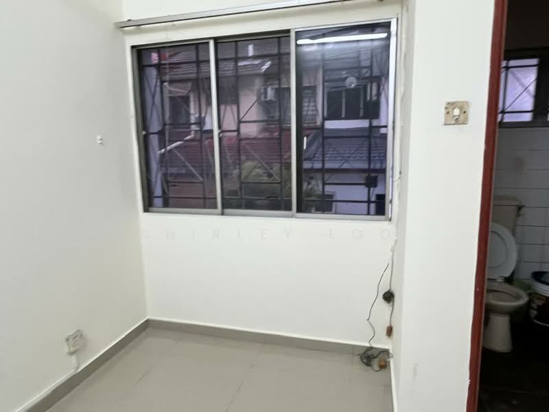 Rumah Teres untuk Disewa di Usj 13 (Subang Jaya) - Shirley Loo - Bathroom - PropertyGuru.com.my