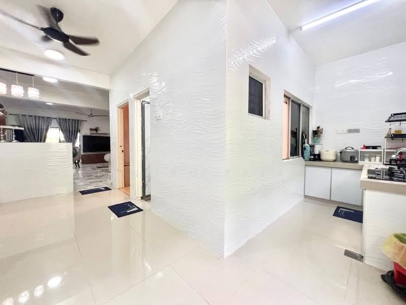 Terraced House for Sale in Taman Kajang Perdana (Kajang) - Tengku Zairi - Kitchen - PropertyGuru.com.my