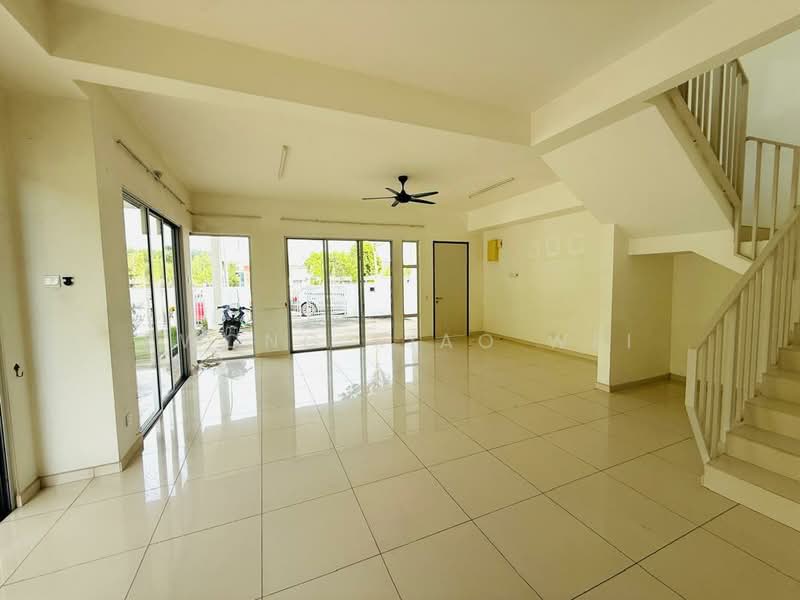 2-storey Terraced House for Sale in Sungai Buloh (Selangor) - Kwong Xiao Wei - Living Room - PropertyGuru.com.my