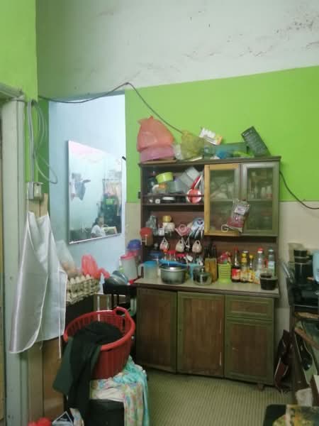 1-storey Terraced House for Sale in Taman Saga (Ampang) - Kok Hong Tham - Kitchen - PropertyGuru.com.my