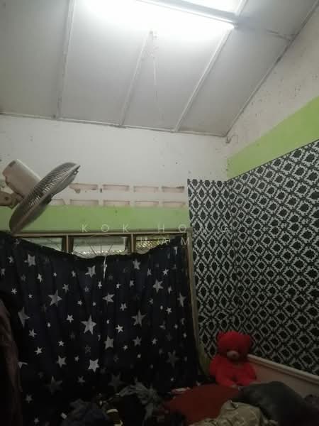 1-storey Terraced House for Sale in Taman Saga (Ampang) - Kok Hong Tham - Bedroom - PropertyGuru.com.my