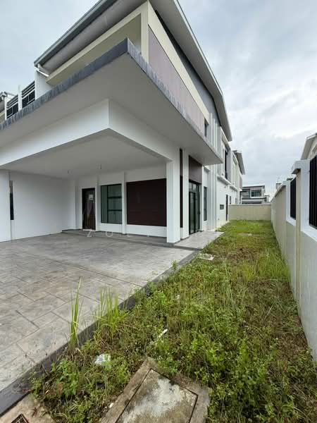 Cluster House for Sale in Skudai (Johor) - Zoey Lee - Exterior - PropertyGuru.com.my