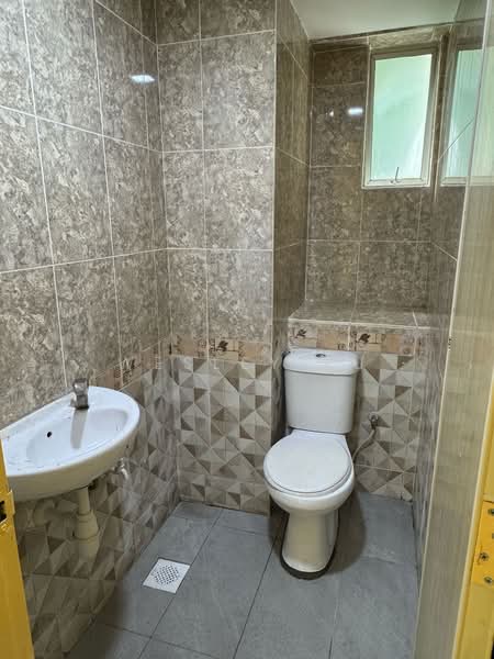 Kondominium untuk Dijual di Kepong Sentral Condominium - Wesley Fu - Bathroom - PropertyGuru.com.my