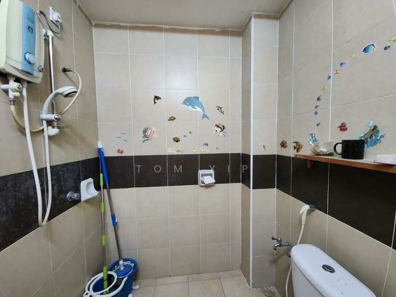 2-storey Terraced House for Sale in Taman Sri Putra Mas (Sungai Buloh) - Tom Yip - Bathroom - PropertyGuru.com.my