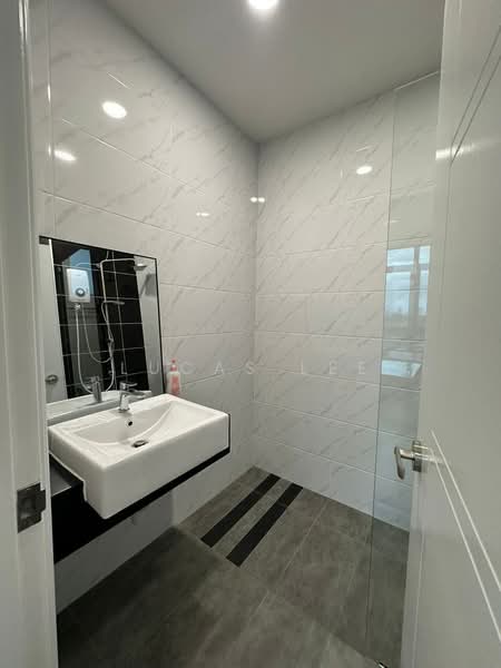 Kondominium untuk Disewa di Botanika - Lucas Lee - Bathroom - PropertyGuru.com.my