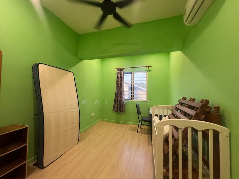 2-storey Terraced House for Sale in Bandar Putra Permai (Seri Kembangan) - Wai Hoe - Bedroom - PropertyGuru.com.my