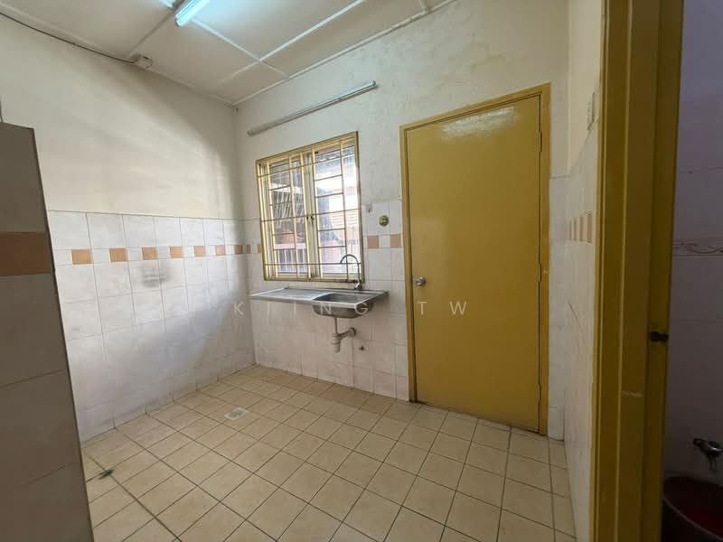 2-storey Terraced House for Sale in Fortune Park Kepong (Kepong) - Kiing TW - Kitchen - PropertyGuru.com.my